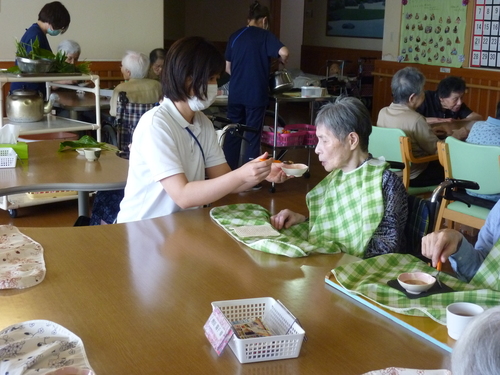 食べる団２